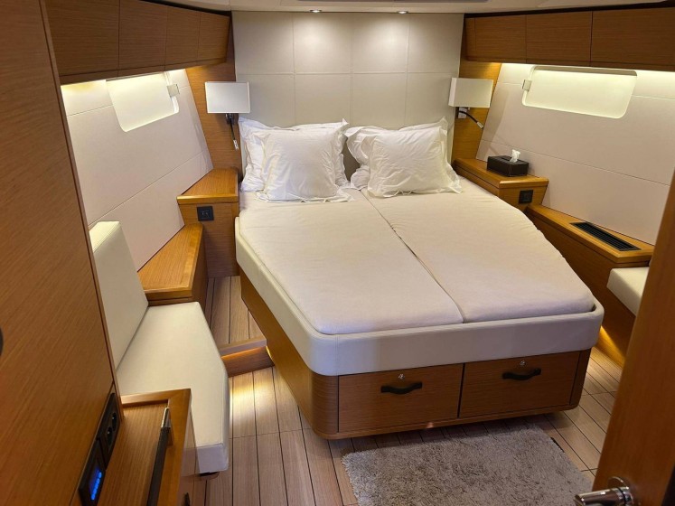 Jeanneau 54 - Boatscribe.com