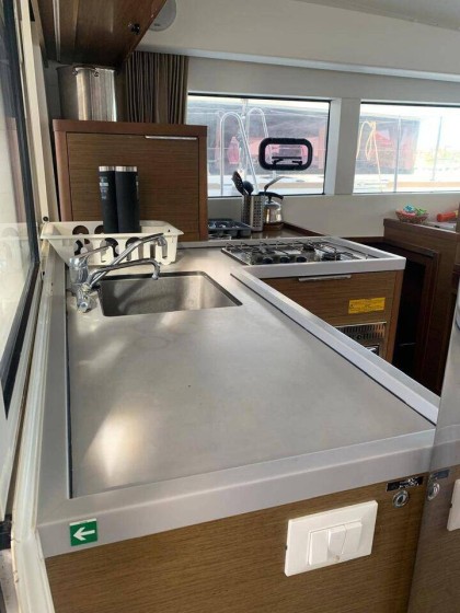 Lagoon 40 - Boatscribe.com