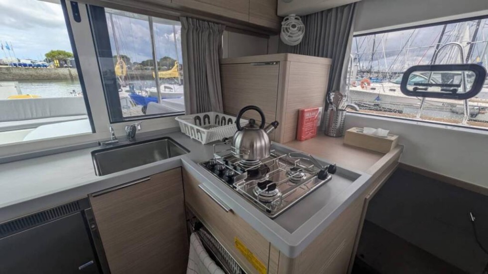 Lagoon 40 - Boatscribe.com