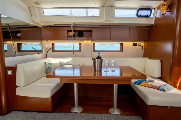 Oceanis 51.1 - Boatscribe.com