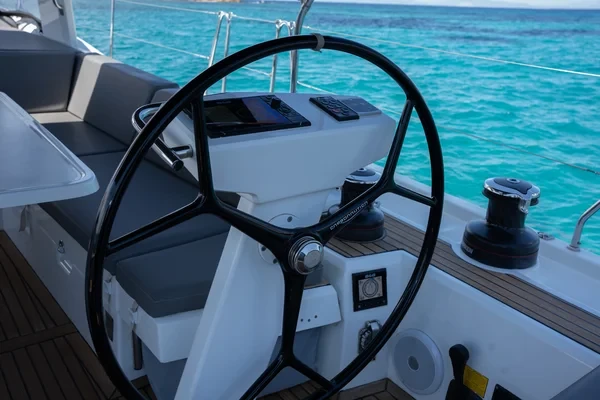 Oceanis 51.1 - Boatscribe.com