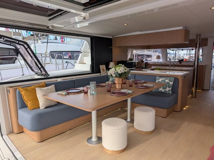 Bali 5.2 - Boatscribe.com