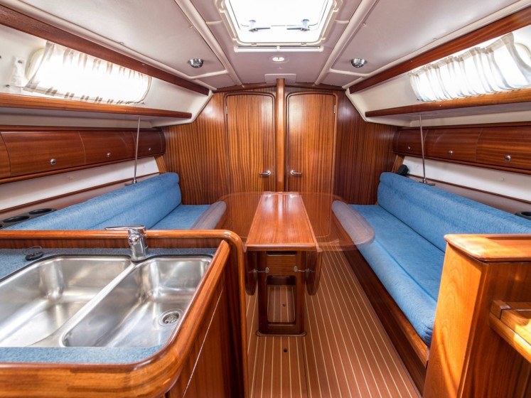 Bavaria 36 Cruiser - Boatscribe.com