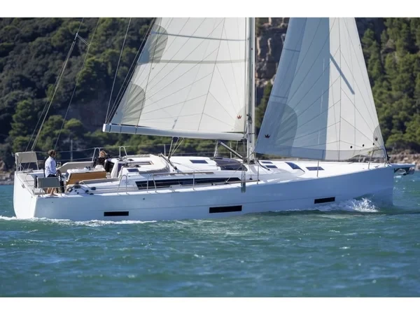 Dufour 430 - Boatscribe.com