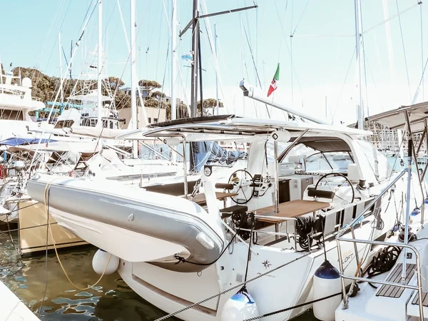 Sun Loft 47 - Boatscribe.com