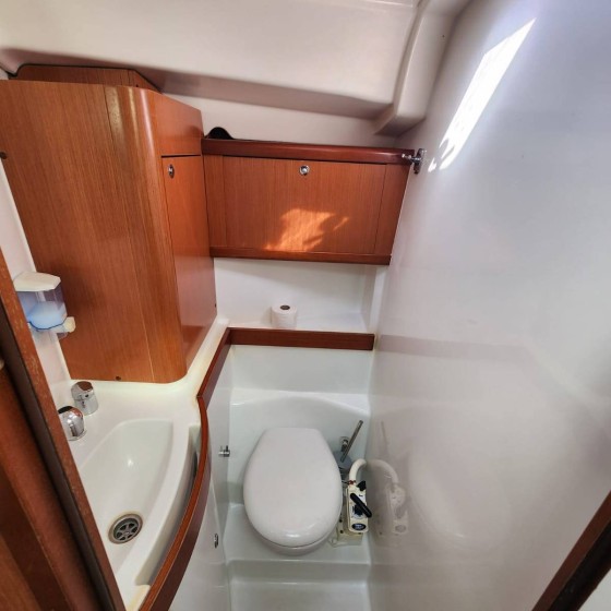 Oceanis 40 - Boatscribe.com