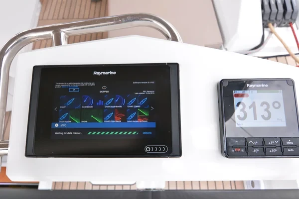 Oceanis 51.1 - Boatscribe.com
