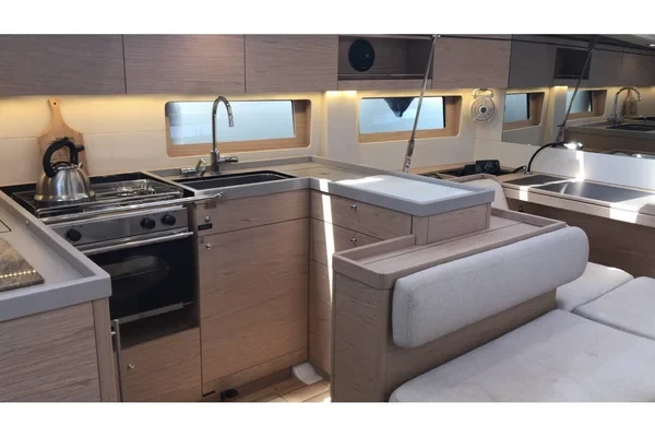 Oceanis 51.1 - Boatscribe.com