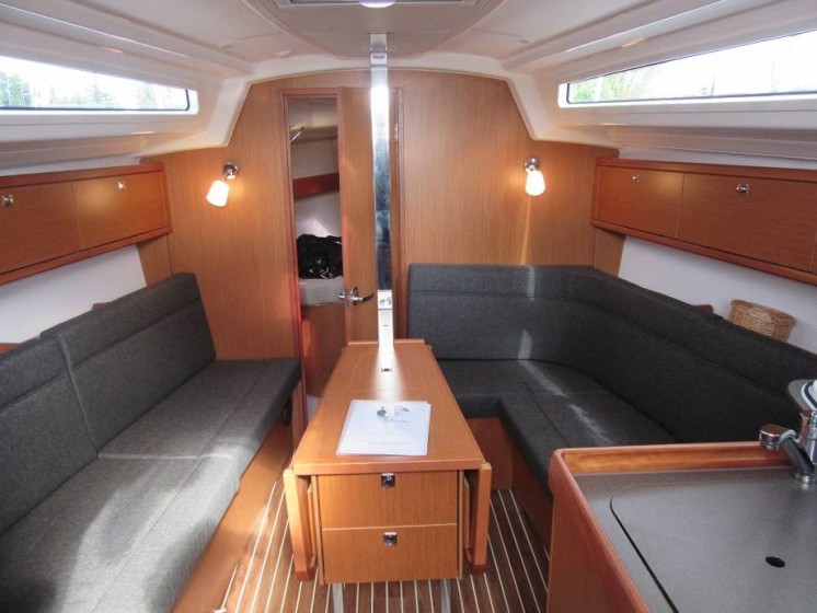 Bavaria 34 Cruiser - Boatscribe.com