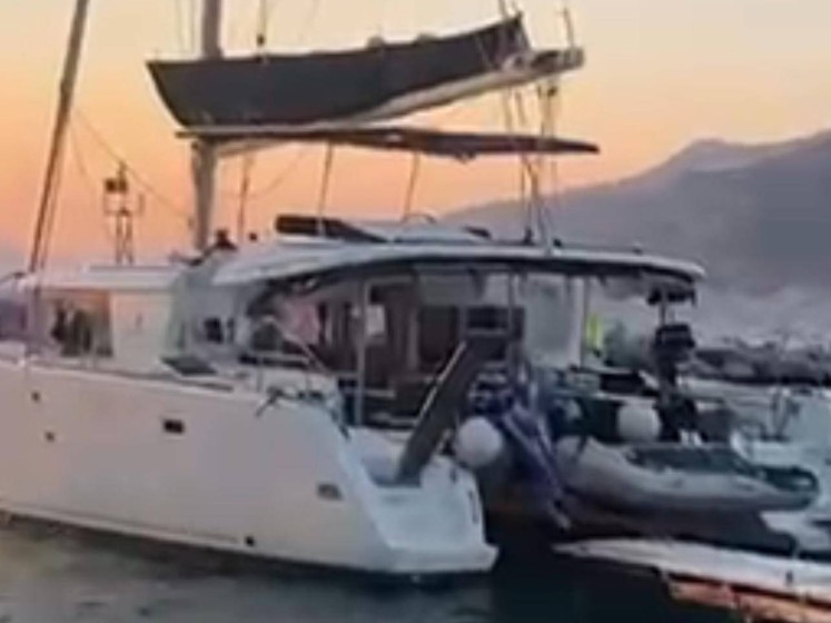 Lagoon 450 F - Boatscribe.com