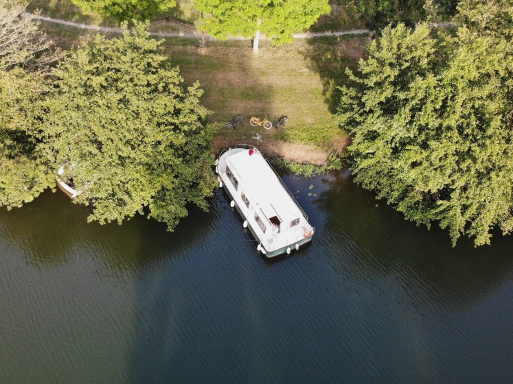 Eau Claire 930 - Boatscribe.com