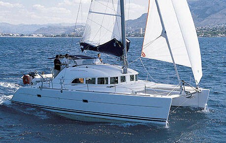 Lagoon 380 - Boatscribe.com