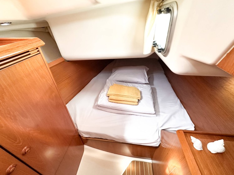 Sun Odyssey 40.3 - Boatscribe.com