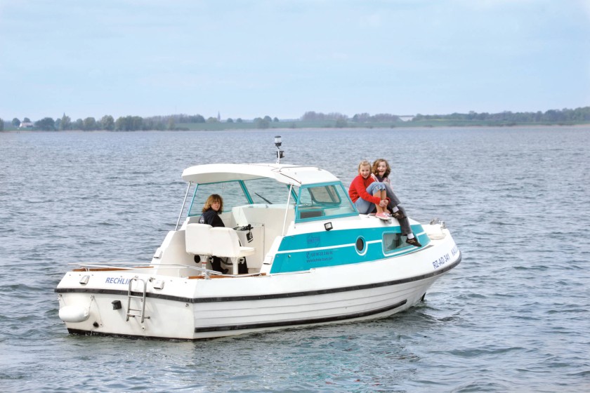 Bellus 750 - Boatscribe.com