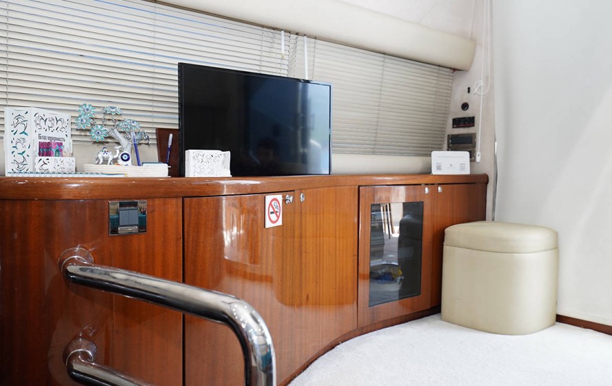 Mengi Yay Leomar 59 - Boatscribe.com