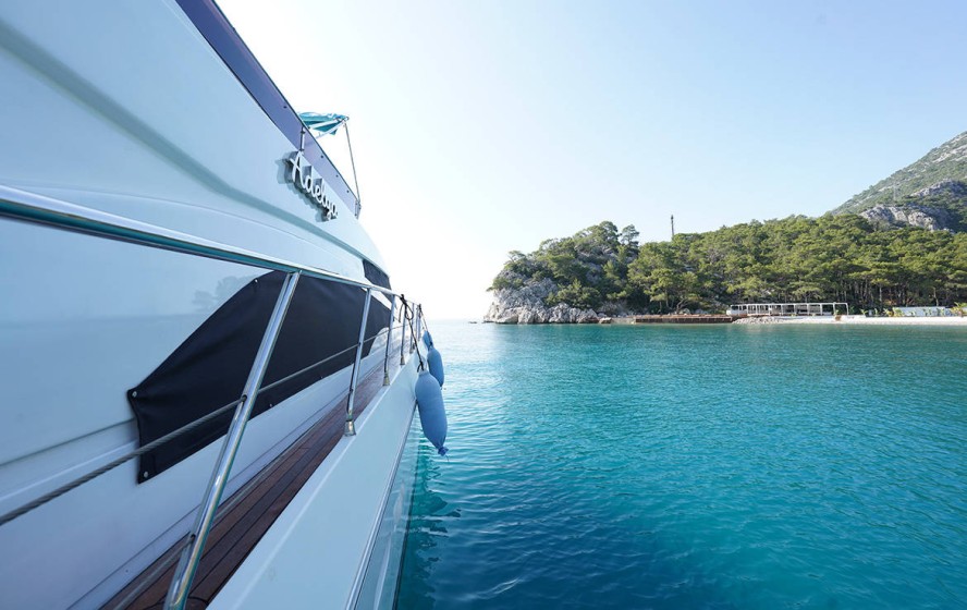 Mengi Yay Leomar 59 - Boatscribe.com