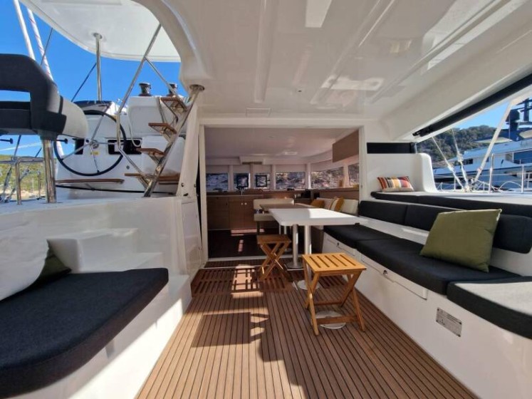 Lagoon 43 - Boatscribe.com