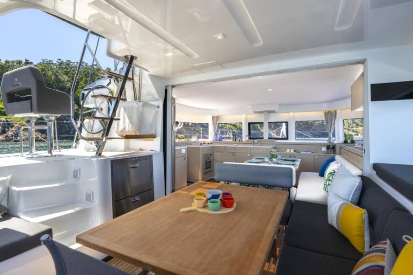 Lagoon 43 - Boatscribe.com