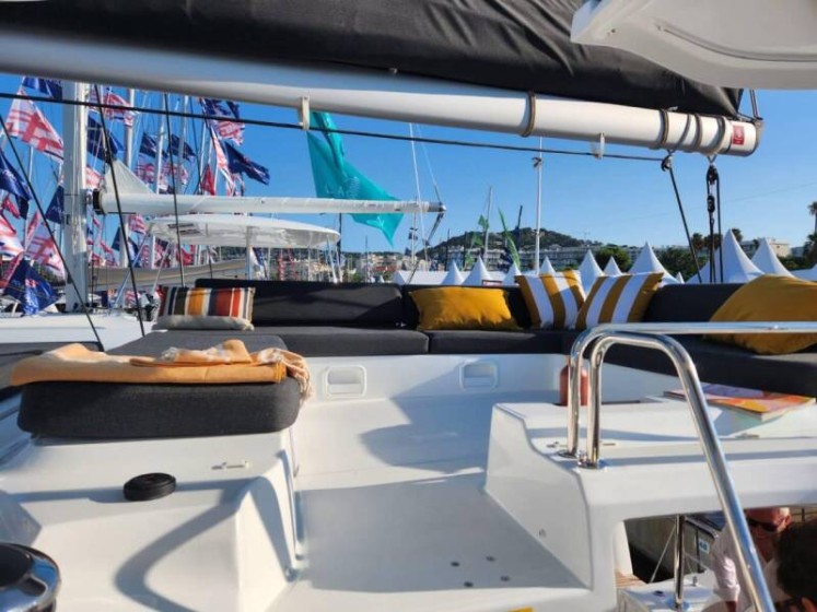 Lagoon 43 - Boatscribe.com