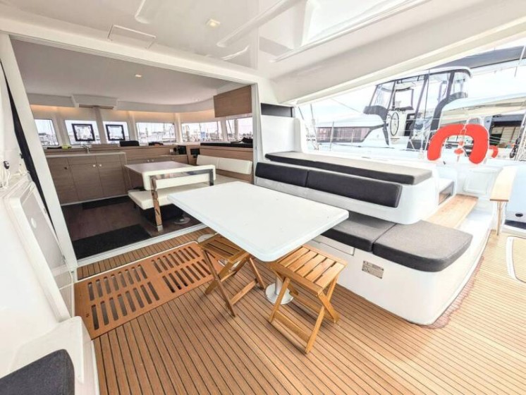 Lagoon 43 - Boatscribe.com