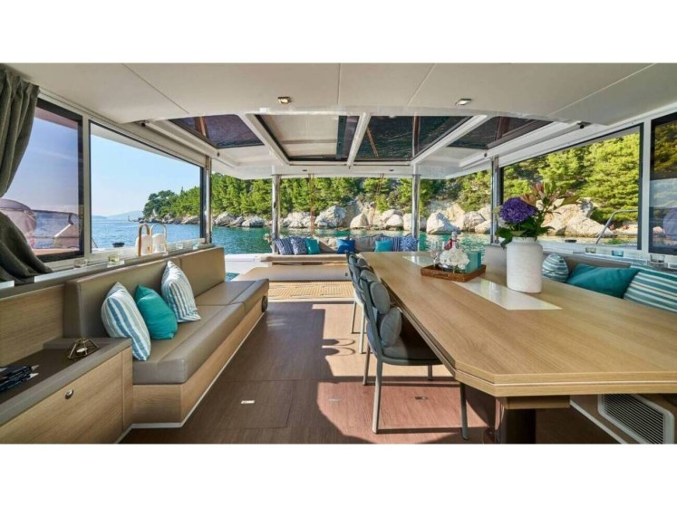 Bali 5.4 - Boatscribe.com