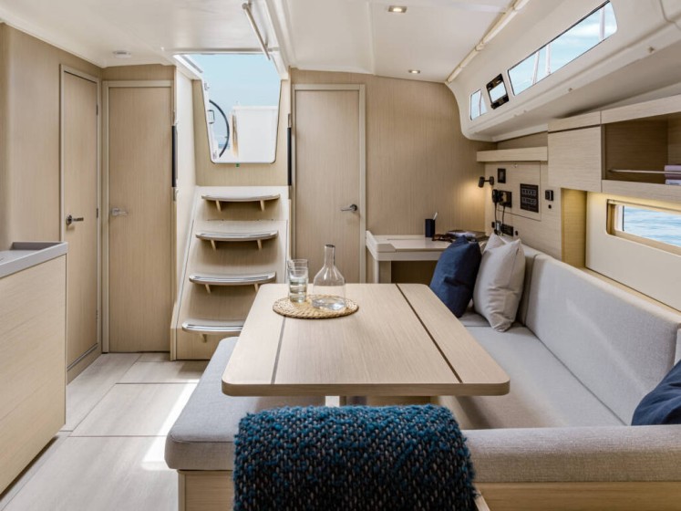 Oceanis 40.1 - Boatscribe.com