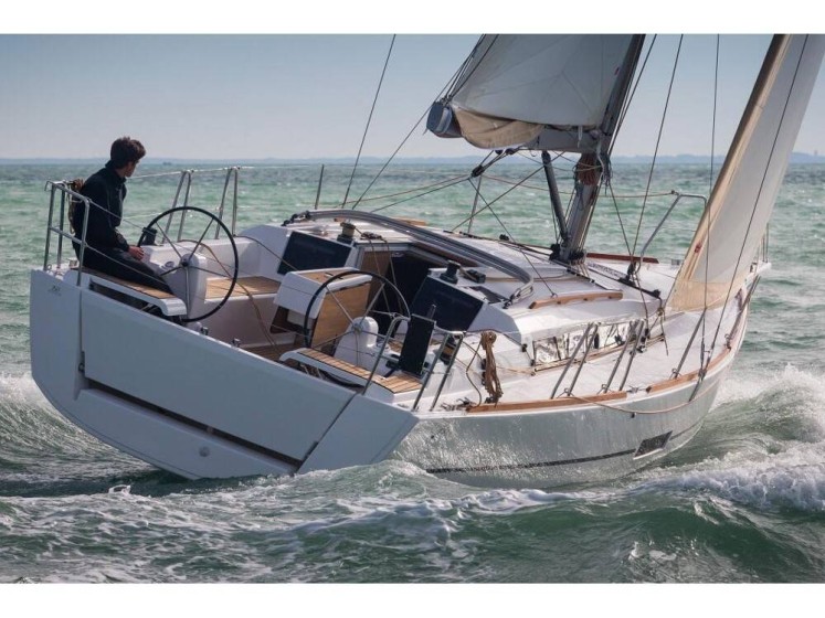 Dufour 350 GL - Boatscribe.com