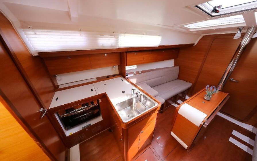 Dufour 350 GL - Boatscribe.com