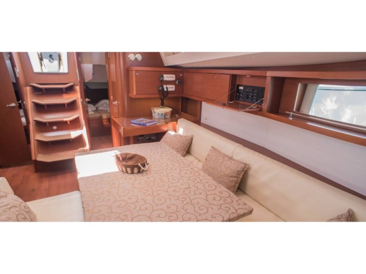 Oceanis 48 - Boatscribe.com