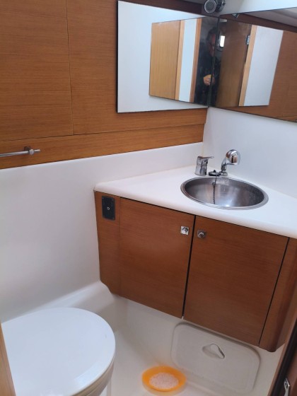 Jeanneau 53 - Boatscribe.com