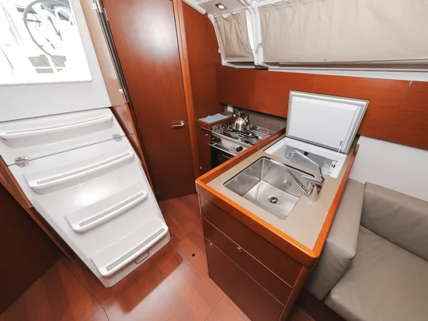 Oceanis 35.1 - Boatscribe.com