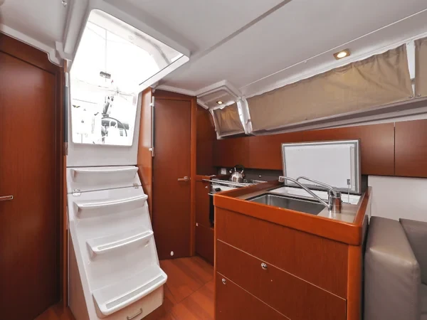Oceanis 35.1 - Boatscribe.com
