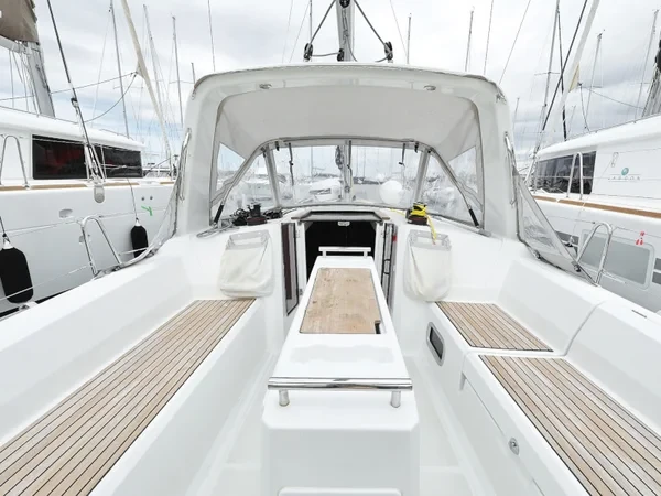Oceanis 35.1 - Boatscribe.com