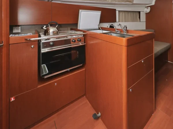 Oceanis 35.1 - Boatscribe.com