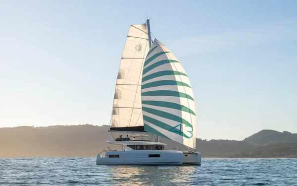 Lagoon 43 - Boatscribe.com