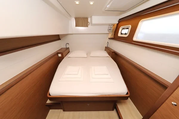 Lagoon 450 F - Boatscribe.com
