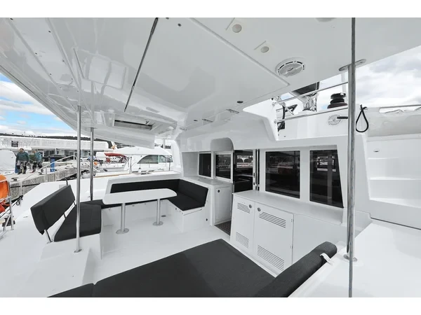 Lagoon 450 F - Boatscribe.com