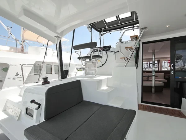 Lagoon 42 - Boatscribe.com