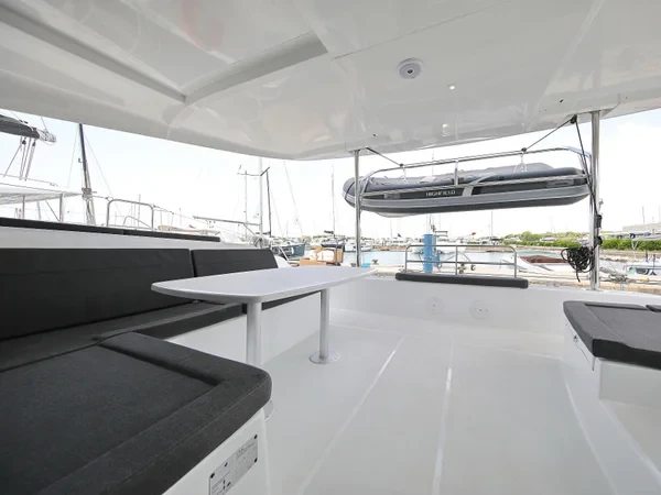 Lagoon 42 - Boatscribe.com