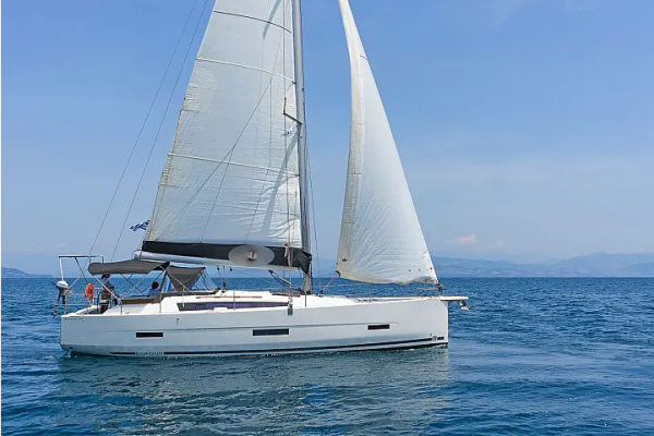 Dufour 430 - Boatscribe.com