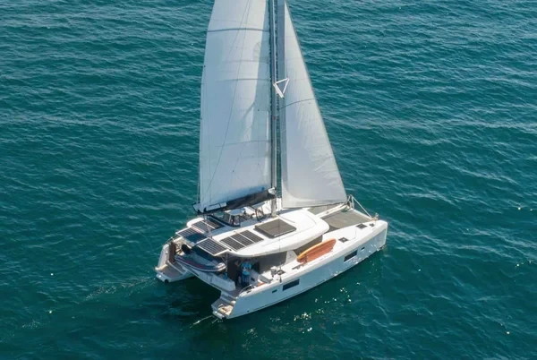 Lagoon 42 - Boatscribe.com