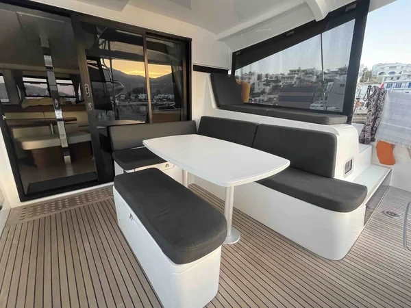 Lagoon 42 - Boatscribe.com