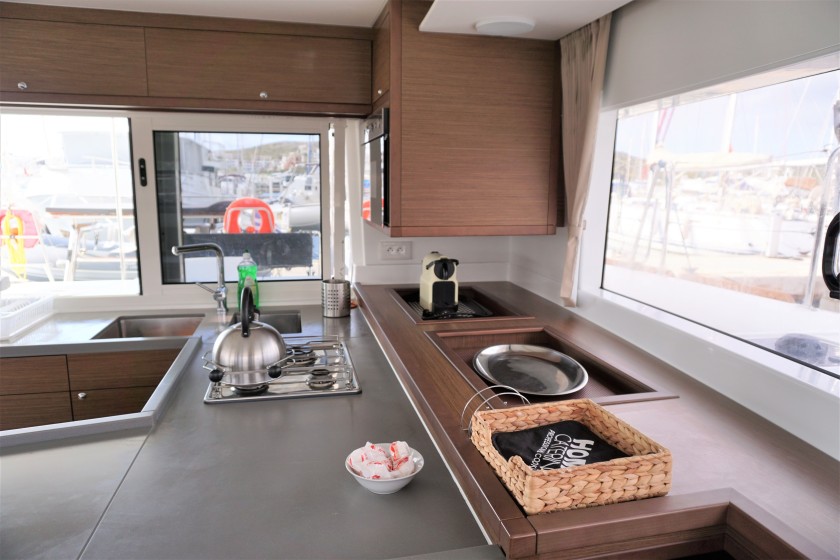 Lagoon 450 S - Boatscribe.com