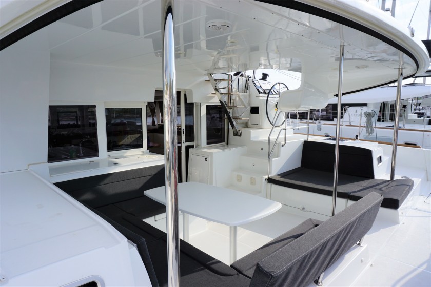 Lagoon 450 S - Boatscribe.com