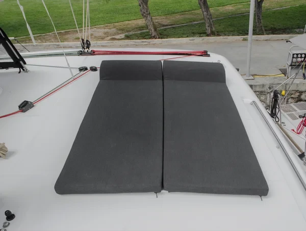 Lagoon 40 - Boatscribe.com