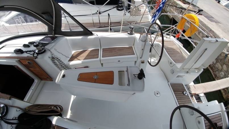 Oceanis 43 - Boatscribe.com