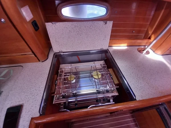 Bavaria 42 Cruiser - Boatscribe.com