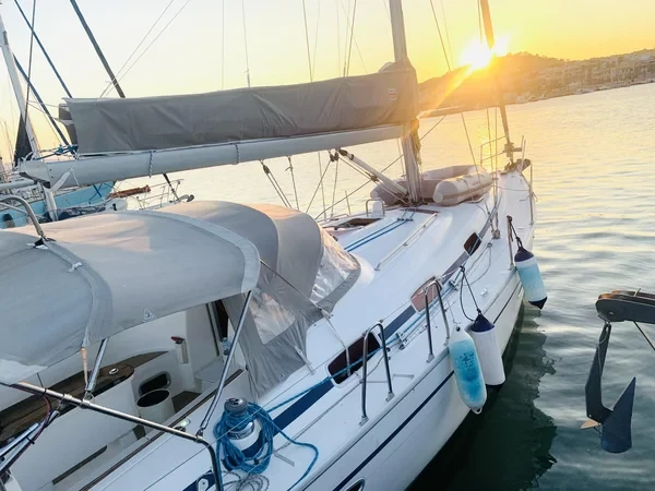 Bavaria 42 Cruiser - Boatscribe.com