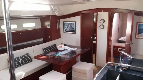 Hanse 540e - Boatscribe.com