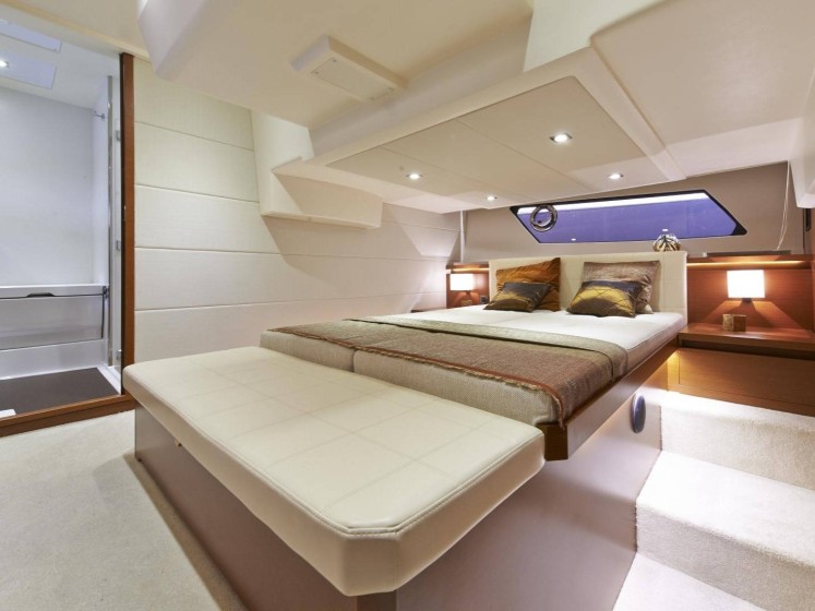 Prestige 450 - Boatscribe.com